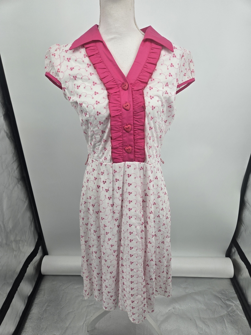 Yellow Star White Midi Dress with Hot Pink Trim and Ruffles 1X (8591)